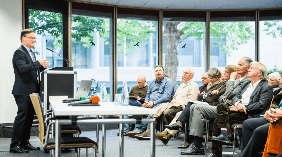 Historiker Jörn Leonhard am KWI