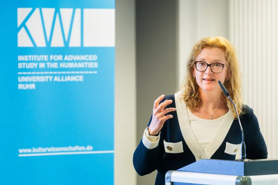 Demokratie und Diktatur: Claudia Gatzka stellt am KWI ihr neues Buch vor
