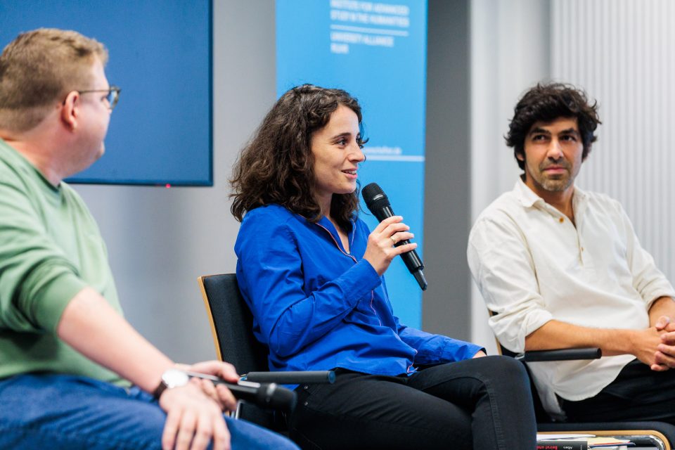 Diskussion über Intellektuelle in der Postkolonie mit Yvonne Albers und Onur Erdur